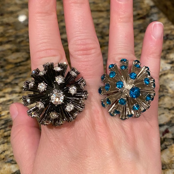 3/$30 Adjustable burst blue faux gem ring - Picture 12 of 13